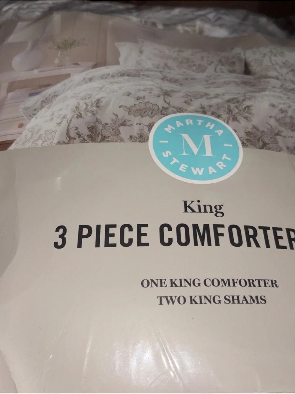 - King Comforter Set, Smooth Sateen Front with Subtle Sheen & Lightweight Cot